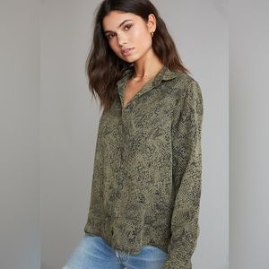 EUC Bella Dahl Tencel Button Down Shirt in Cactus Snake